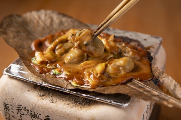 牡蠣の朴葉焼き